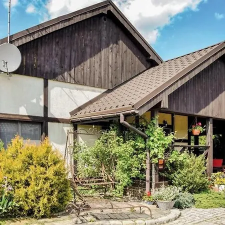 Comfortable With Garden, By The Casa vacanze *