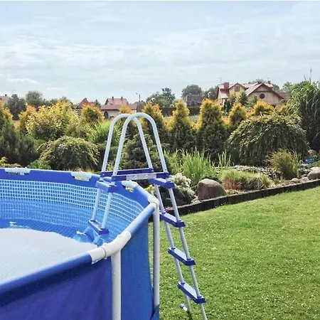 Сasa de vacaciones Comfortable With Garden, By The