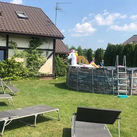 Сasa de vacaciones Comfortable With Garden, By The